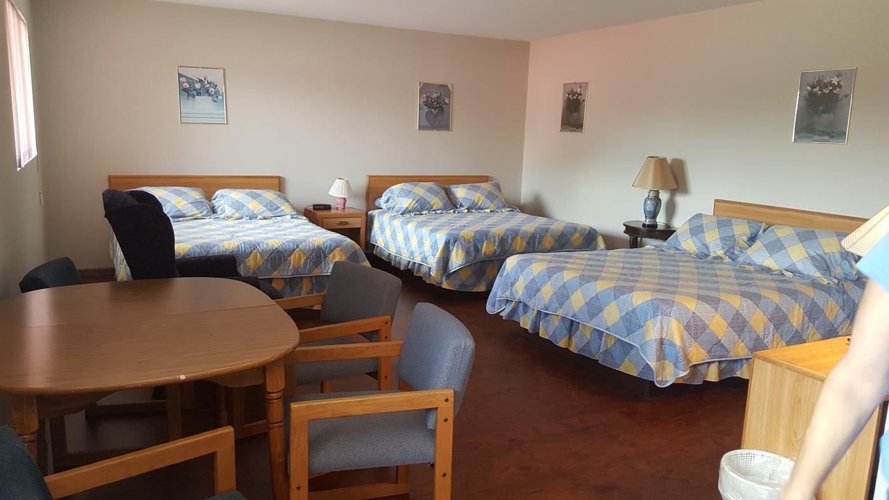 Alpine Motel In Heart Of Wisconsin Dells Downtown. 외부 사진